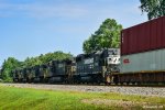 NS 5213 northbound ......